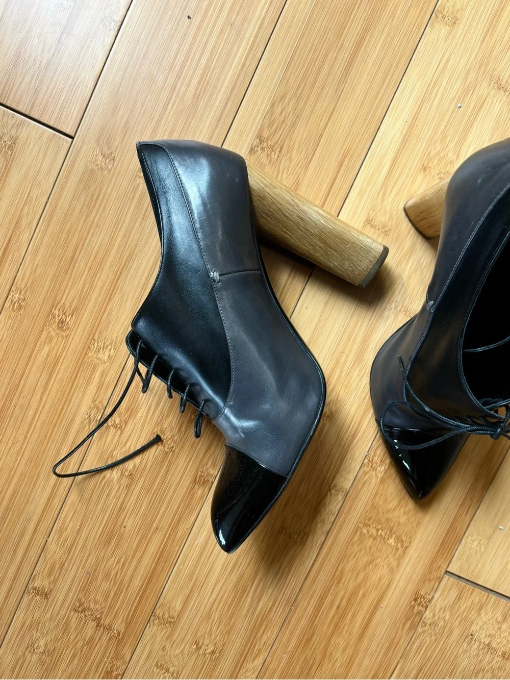 Saint Laurent Black Pointed Leather Lace-Up Heels - Picture 2 of 4